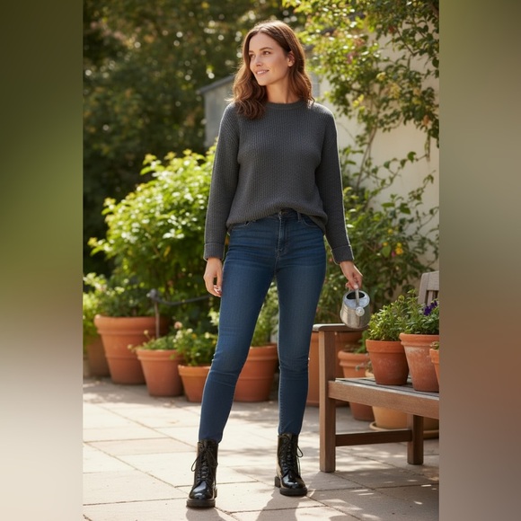 ✨ Michael Kors Black Combat Glossy Boots | New WOT | | Glossy Finish | Size 7 ✨ - Picture 15 of 15